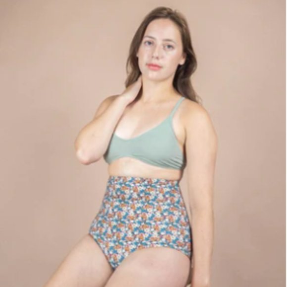Bermudes Floral Bouquet Extra High Waisted Bikini Bottom - Picture 2 of 4